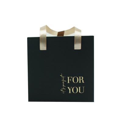 China Disposable Recyclable Drawer Kraft Paper Bag With Your Own Logo , Custom Drawer Shopping Paper Bag With Handle for sale