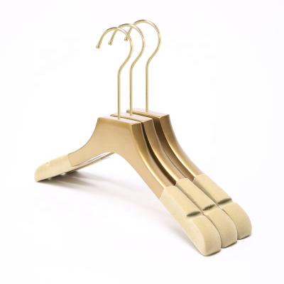 China Gold Logo Clothes Shop Wooden Luxury Solid Wood Clothing Hanger Non Slip Minimalist Coat Hanger Custom Cloths Clip With Gold Hooks for sale