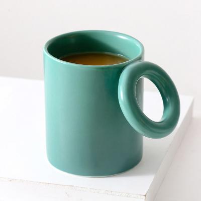 China Viable Ceramic Coffee Mugs SOULCHE Ring Handle Green Ceramic Mug Horizontal Shaped Creative Personalized Customized Desktop Mugs for sale