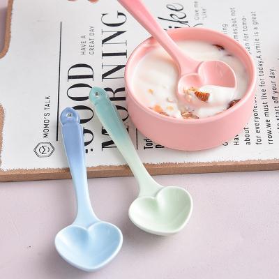 China SOULCHE Ombre Viable Nordic Color Ceramic Dessert Spoons Ice Cream Heart Shaped Spoon for sale