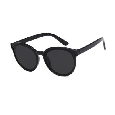 China Fashion sunglasses 2019 new fashion new fashion logo boys girls sunglasses kids sunglasses for sale