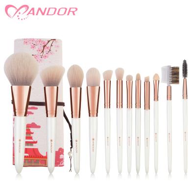 China Custom Makeup Brush Set Label Champagne Makeup Brush With Wrapping Bag Gift For Women for sale