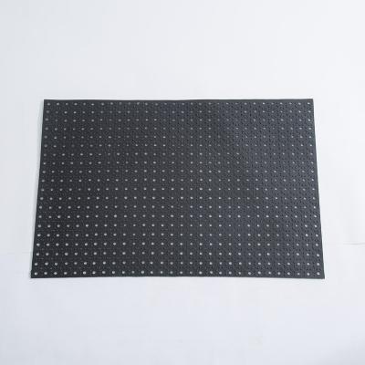 China Industrial Rubber Work Hole Safety Mats Heavy Duty Drainage Anti-fatigue Mats for sale