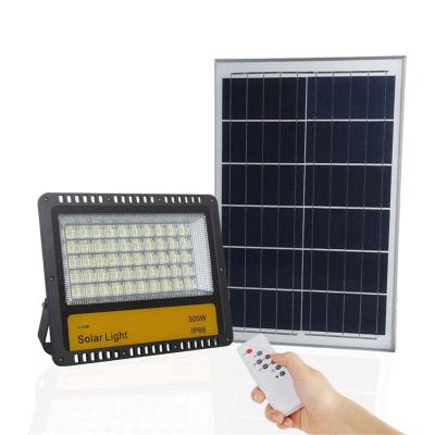 China High Quality and Affordable Outdoor Solar Lamp 100W 200W 300W LED Solar Floodlight, Waterproof Outdoor Aluminum IP66 Floodlight for sale