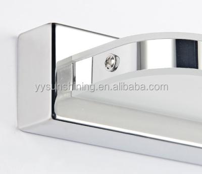 Cina Classificato IP44 Armadio da bagno in acciaio inossidabile spazzolato Luce specchio a LED Voltaggio di ingresso AC100-240v in vendita