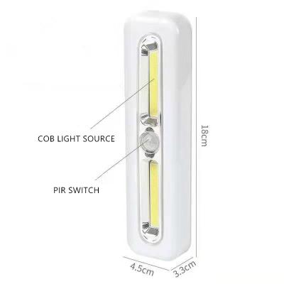 China Indoor Night Lighting LED Cabinet Light with Intelligent Design and USB Rechargeable for sale