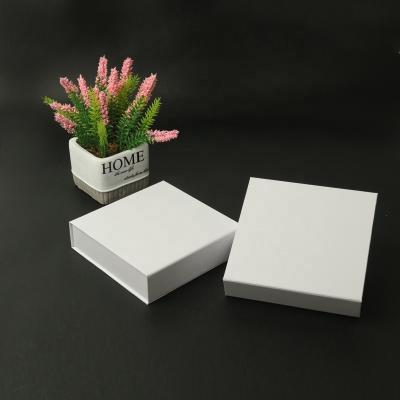 China Low Price Dairy Custom Materials Milk Chocolate Divider Recycled Packaging Boxes for sale