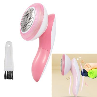 China Sustainable new style portable electric fabric shaver clothes fiber remover machine for clothes for sale