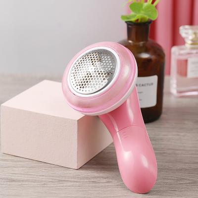 China Sustainable Battery Powered Electric Fabric Shaver Fiber Remover For Woolen Sweater And Garments for sale