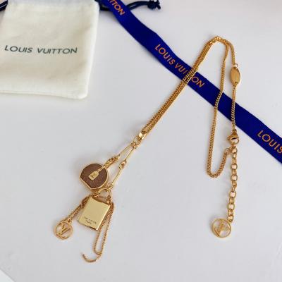 China Newest Designer Romantic VL Pendant Necklace Women Gift Gold Plated Zircon Heart Bag Letter Necklace for sale