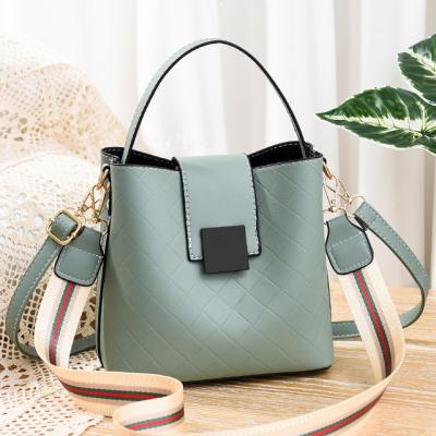 China 2021 Wholesale Price Fashion Women's Simple Handbags Ladies High Quality Casual Solid Handbags for sale