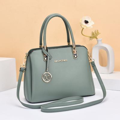 China Fashion Low Price Women Handbags 2021 New Vintage Summer Fashion Solid Handbags Handbags For Women Luxury for sale