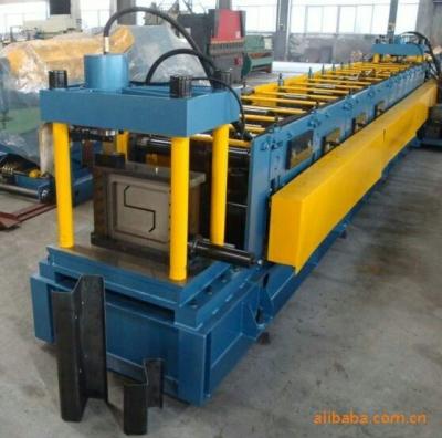 China 18-20Mpa Gcr 15 Z Gording roll vormen machine met 15 rijen rollen / PLC vector omvormer Te koop