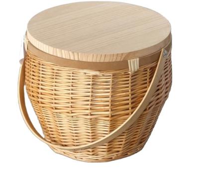 China Eco - Friendly Decorative Wicker Basket Storage Basket With Handles for sale