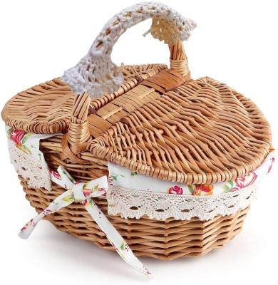 China Ready Stock Eco-Friendly Decorative Willow Storage Picnic Basket with Handles for sale