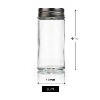 China Heatable 80ml Kitchen Salt And Pepper Chili Spice Dispenser Glass Jar Condiment Bottles With Metal Lid for sale