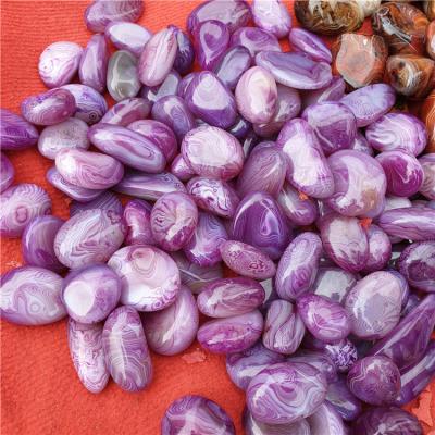 China Europe Factory Supply Quality Natural Polished Purple Agate Palm Stone for sale