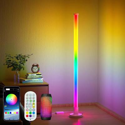 China USB-Sound-aktivierte LED-RGB-Eckbodenlampe Büro Spielzimmer WIFI / IR Fernbedienung zu verkaufen