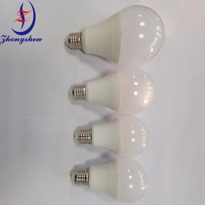 China IP67 Globe Bulb Lamp Dimmable LED Poultry Lighting For Poultry Farm for sale