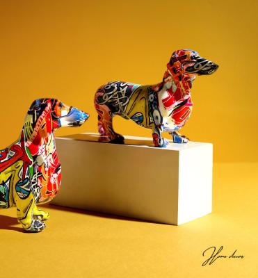 China Creative Custom Home Decor India Factory Resin Colorful Dog Statue Ornament for sale