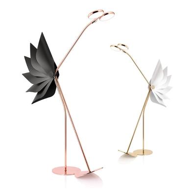 China Modern Folding Personality Floor Light Stand Luxury Modern Floor Lamp For Living Room Decorative for sale