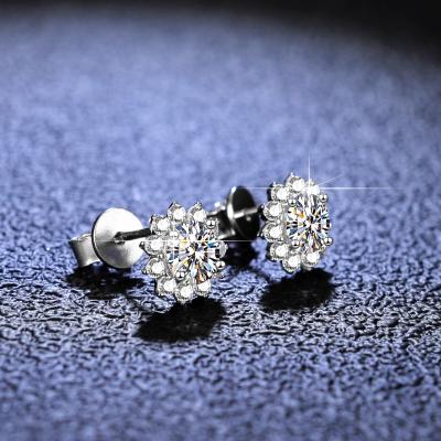 China CLASSIC 2021 Hot Selling 925 D Silver Color VVS 0.5ct Round Diamond Moissanite Sterling Silver Stud Earrings for sale