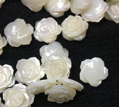 China Cheap Exquisite Chinese Natural 8-40mm Freshwater Pearl Shell Cut Pearl Shell Mother Flower Price for sale