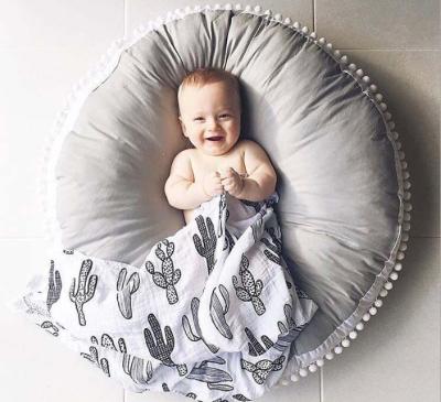 China Round Decor Cute Soft Thicken Baby Room Kids Round Rug Blanket With Pom Pom for sale