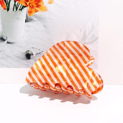 China Hair Accessories Fashionable Sweet Heart Shape Stripe Acrylic Hair Claw Clips Wholesale Candy Colors Claw Clips For Women Hair Accessories Sling for sale