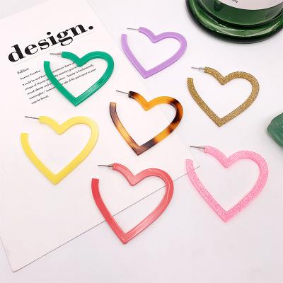 China 2020 hot sale heart drop earring candy new arrival CLASSIC trend women colorful elegant acrylic pink circle pendant cavity red earring for sale