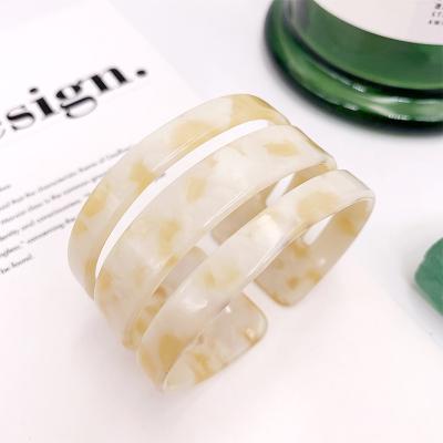 China New Design CLASSIC Bangle Fashion Female Bracelets Engraving Big Logo Wide Bracelets Wrist Band Bracelet Women Plastic Jewelry for sale