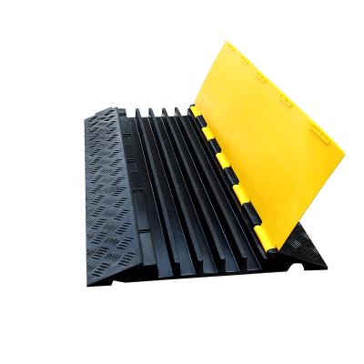 China Rubber+pvc cover CE RoHs approved 5 channels 30*40mm size 900*500*50mm pvc cable protector rubber bump for sale