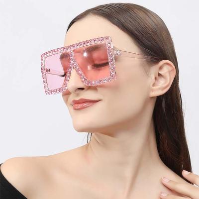 China Big Lens Fashion Sunglasses Frame Full Diamond Women Fashionable Sunglasses Newest for sale