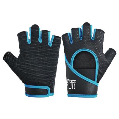 China Lightweight Men And Wome Exercise Gloves Weightlifting Retraining Gym Training Breathable Workout Gloves for sale