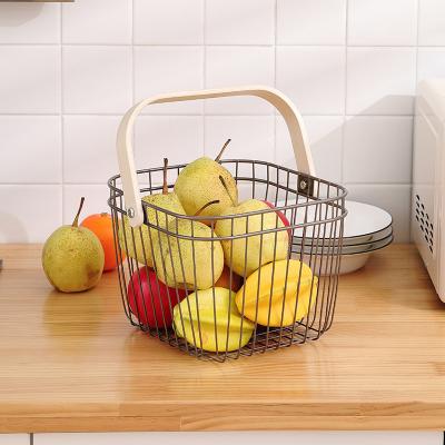 China Sustainable Iron Fruit Basket ,ventilation sturdy Stackable Wire Shopping Storage Basket Durable without deformation for sale