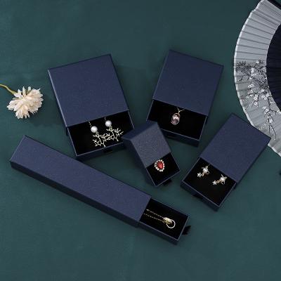 China Luxury Jewelry Case Organizer Packaging Customized Gift Box Necklace Earring Ring Box for sale