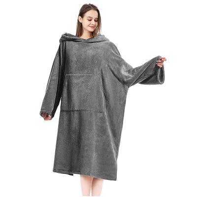 China Antistatic Surf Poncho Changing Towel Robe with Front Pocket Quick Dry Microfiber Hood and Hoodie for sale