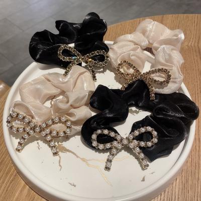 China Fashion Women Elastic Hair Scrunchies With Pearl Bow for sale