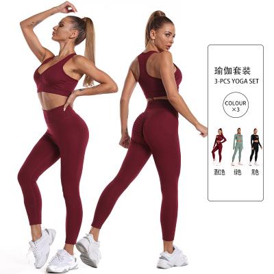 China Breathable Custom Logo Seamless Women Fitness Set Quick Dry Three Piece Set Ladies Tracksuits Yoga Set Suit for sale