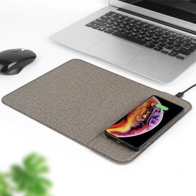 China Devices Qi-enabled Qi-enabled Charging Leather Mousepad Qi Wireless Mousepad Qi Wireless Charger For iPhone 12/x Plus Samsung for sale