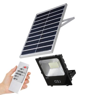 China Garden IP66 30W 50w 100w Solar Engery Lithium Battery Saving Waterproof Solar Powered Floodlight Outdoor for sale