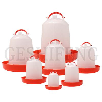 China Poultry chicken cleanable plastic animal drinkers and feeders factory direct sales cheap and affordable en venta