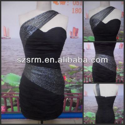 China Anti-Static Wholesale 2018 One sequin shoulder short chiffon real sample sheath bodice black and silver dress for sale