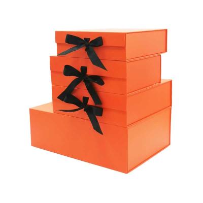 China Recycled Materials Wholesale Custom Flat Magnetic Logo Printed Foldable Packaging Paper Gift Boxes for sale