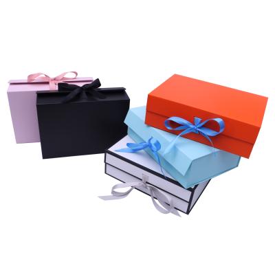 China Hot Recycled Materials Fancy Magnet Box Cardboard Storage Rigid Flat Luxury Magnetic Folding Paper Gift Box for sale