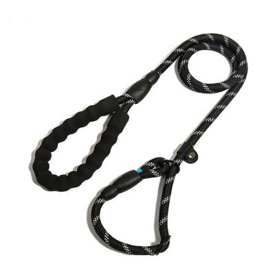 China 1.5m Stocked Durable Reflective Nylon Dog Traction Rope Braided Climbing Rope Dog Lead Dog Leash for sale