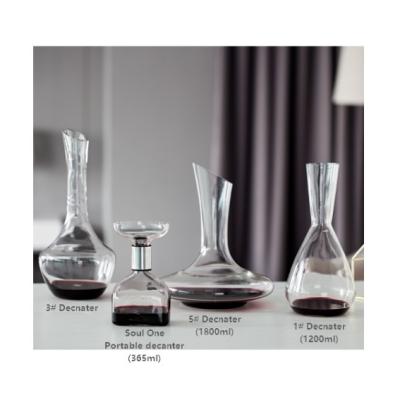 China Sustainable Customized Old Fashion 1.8 Liter Wine Glass Decanters for sale