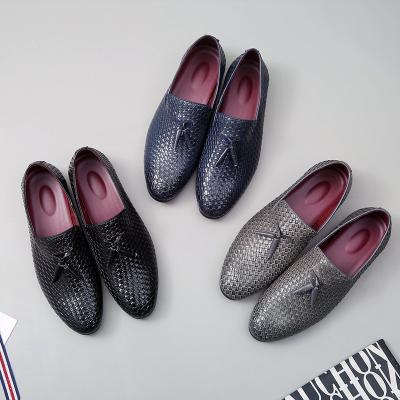 China Fashion Training Shoes Men Woven Leather Anti-slippery Red Unique Stylish Shoes for sale