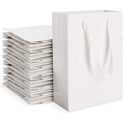 China 2022 Recycled Biodegradable Materials Aston Tissue Handle Cardboard Paper Wedding Favors Sturdy Bags For Candy Goodie Package for sale