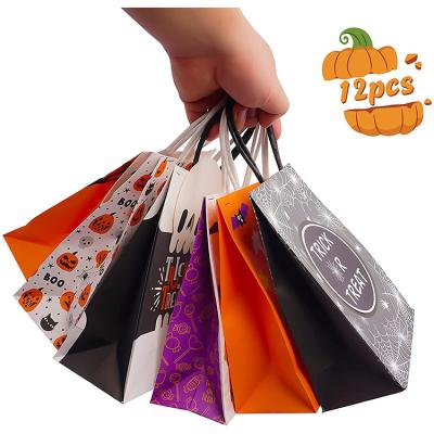 China Recycled Materials 3D Party Snack Bag Pumpkin Pattern Paper Bag Trick Or Treat Party Design Halloween Treat Bag With Handle for sale